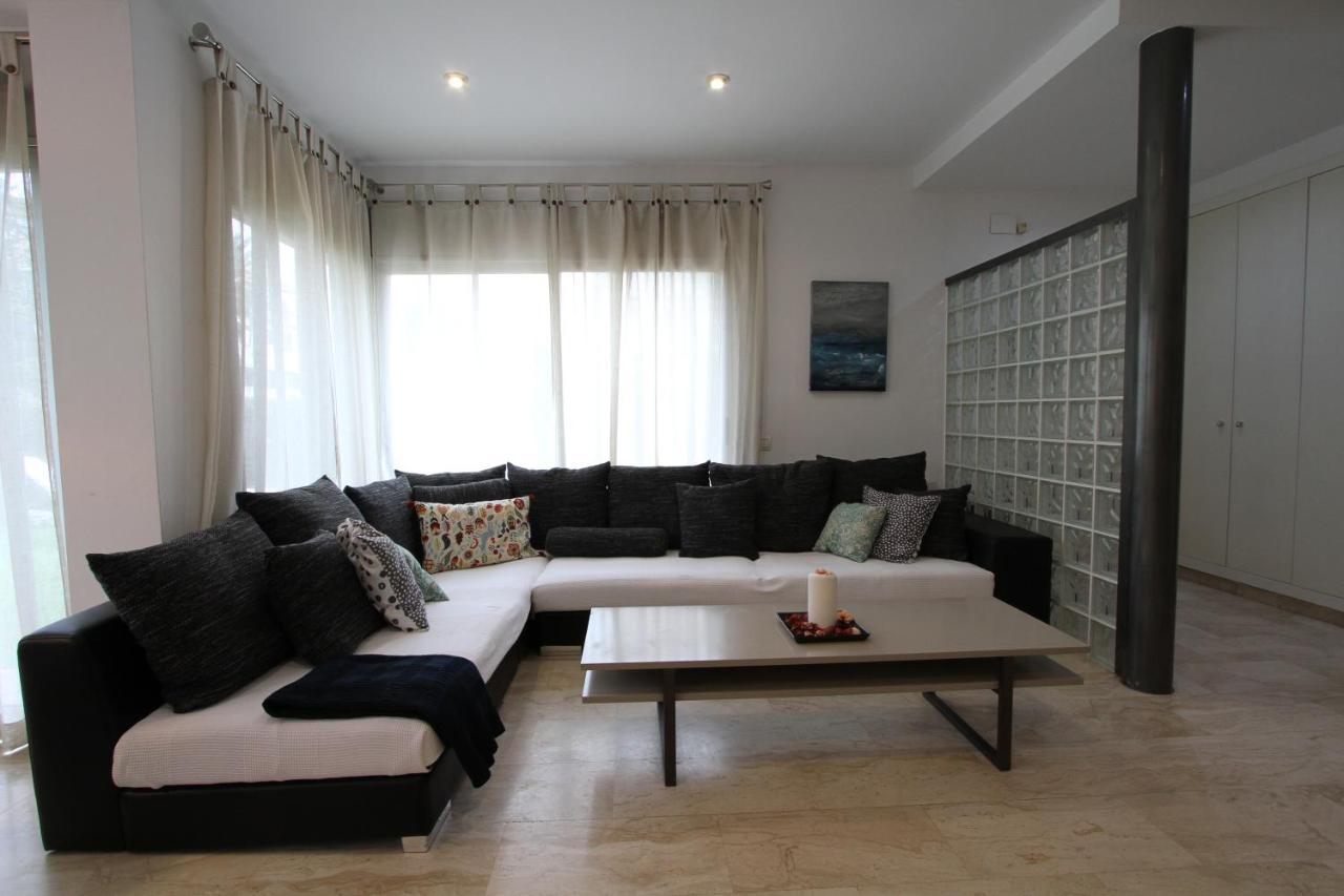 Beach House Кастельдефельс Экстерьер фото